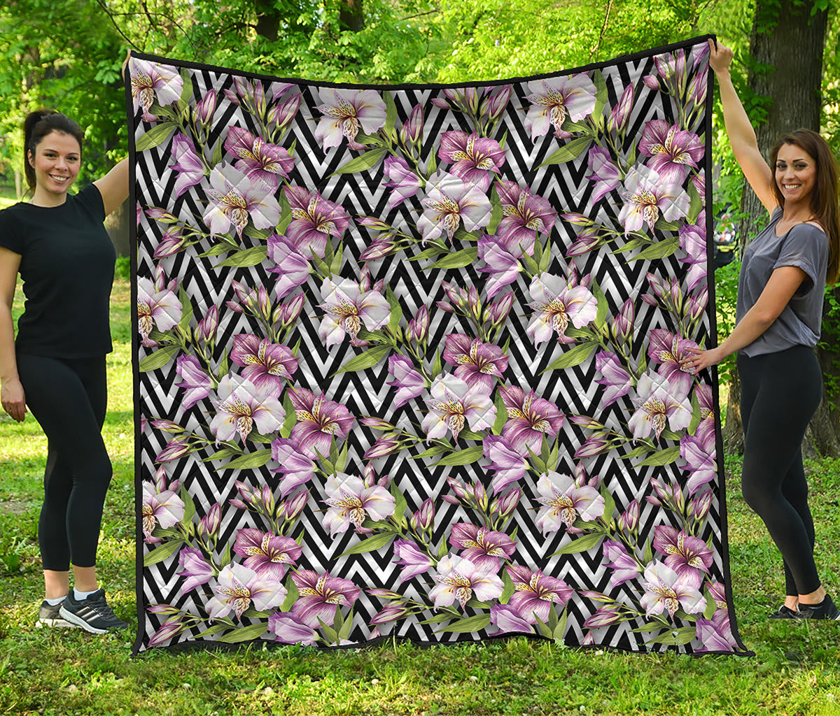 Purple Alstroemeria Zigzag Pattern Print Quilt