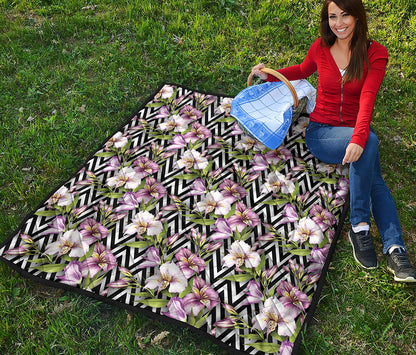 Purple Alstroemeria Zigzag Pattern Print Quilt