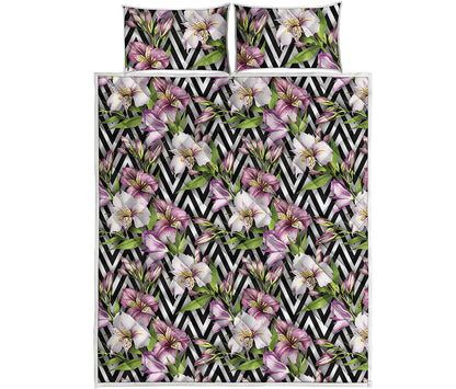 Purple Alstroemeria Zigzag Pattern Print Quilt Bed Set