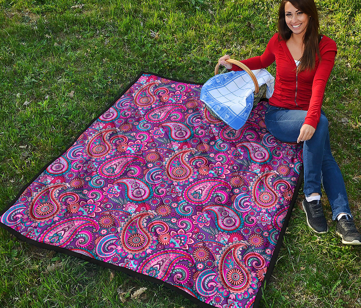 Purple And Pink Paisley Pattern Print Quilt