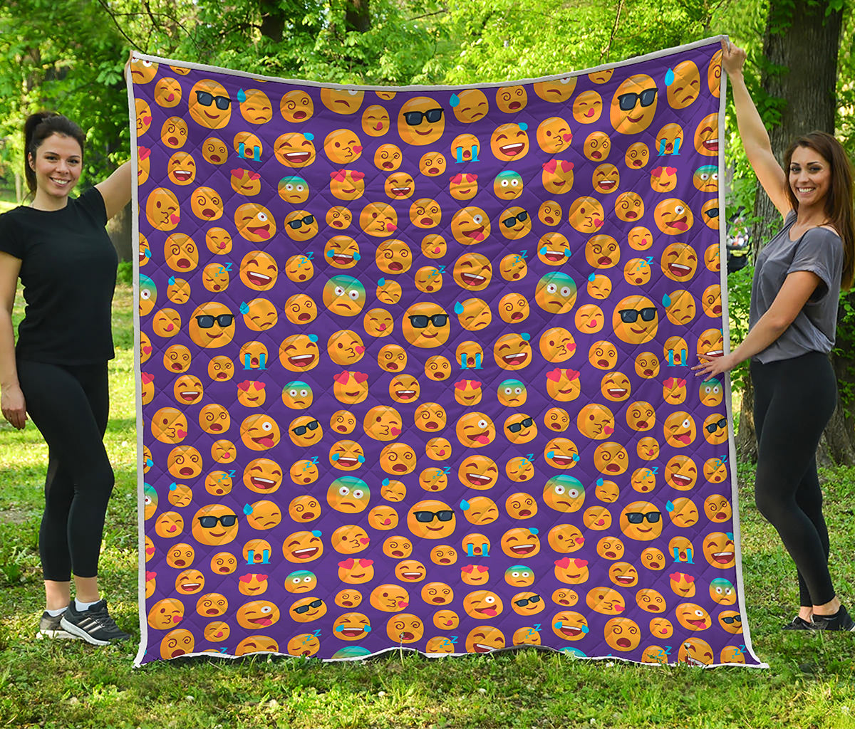 Purple Emoji Pattern Print Quilt