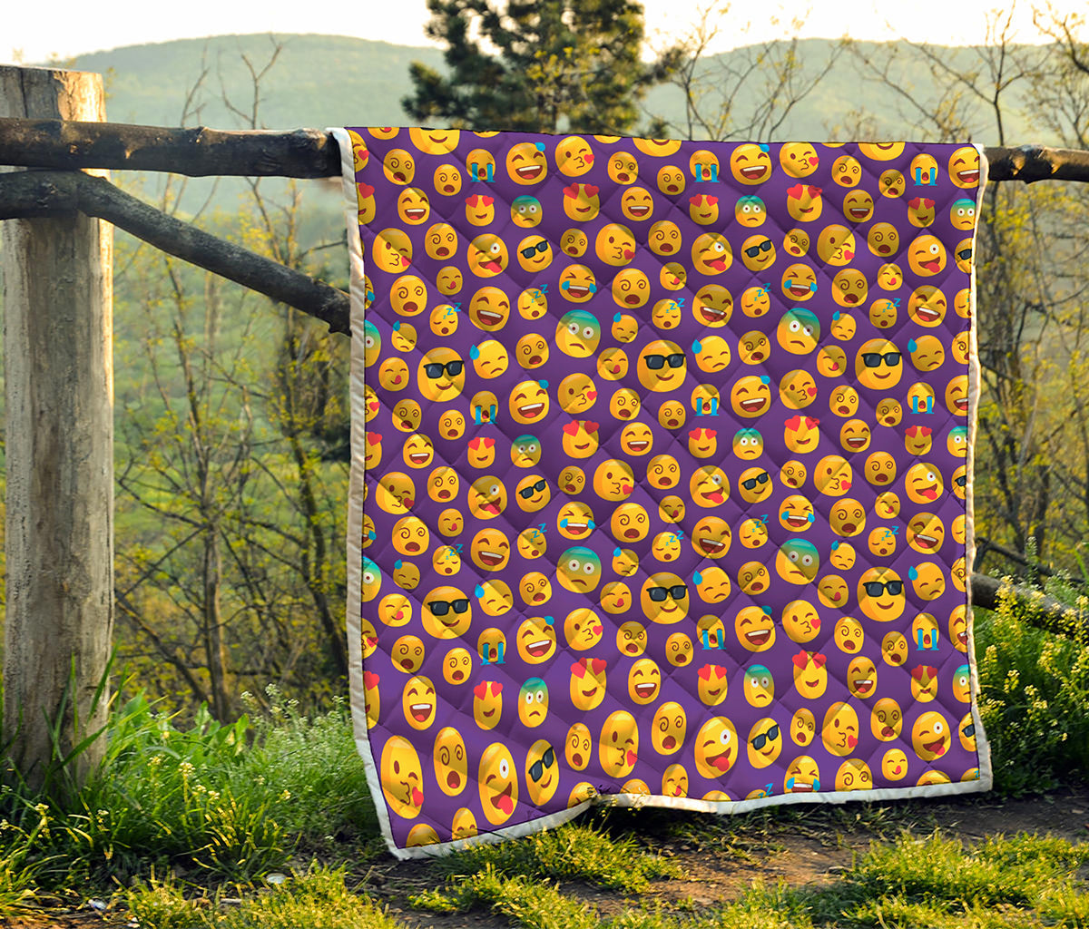 Purple Emoji Pattern Print Quilt