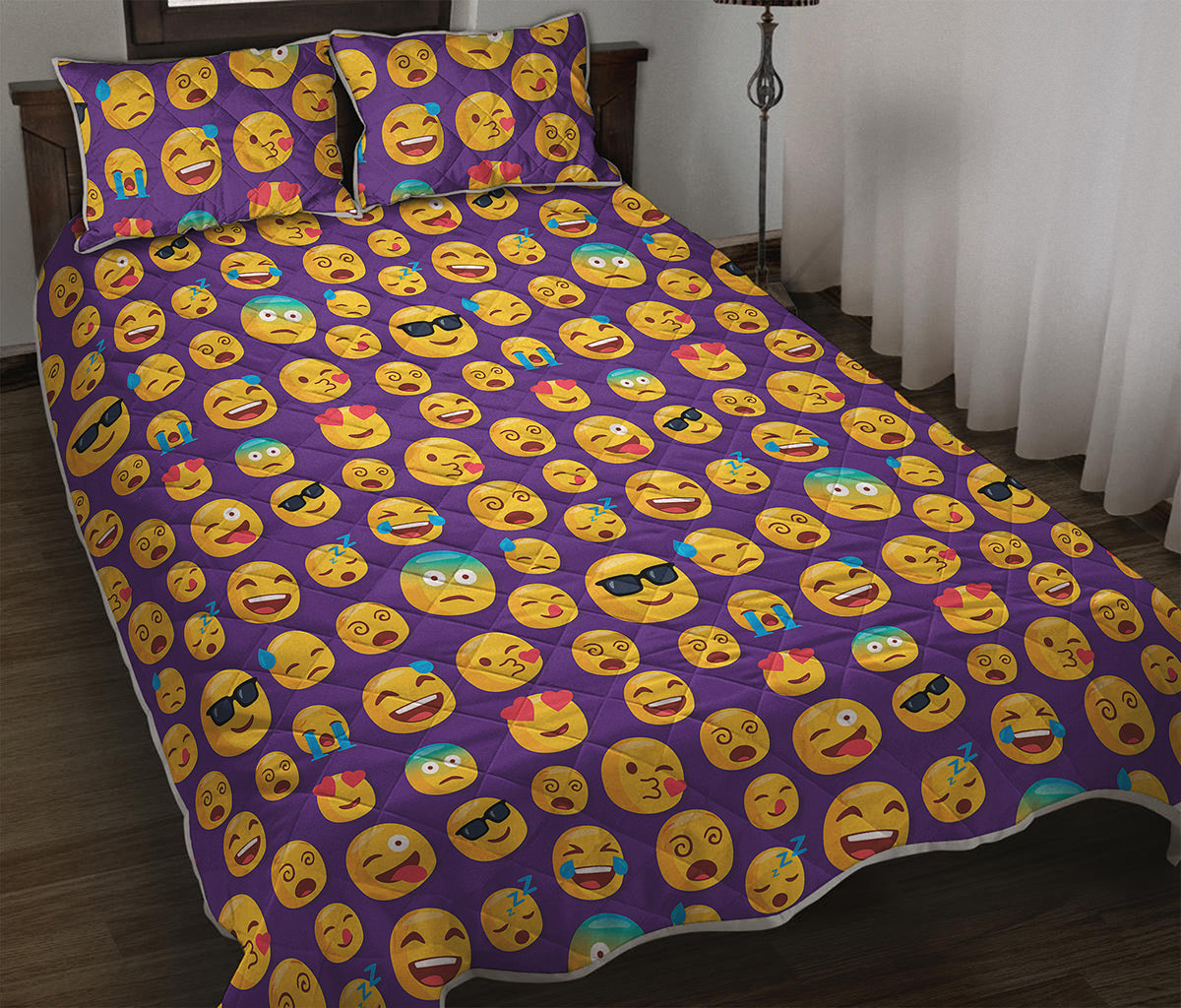 Purple Emoji Pattern Print Quilt Bed Set