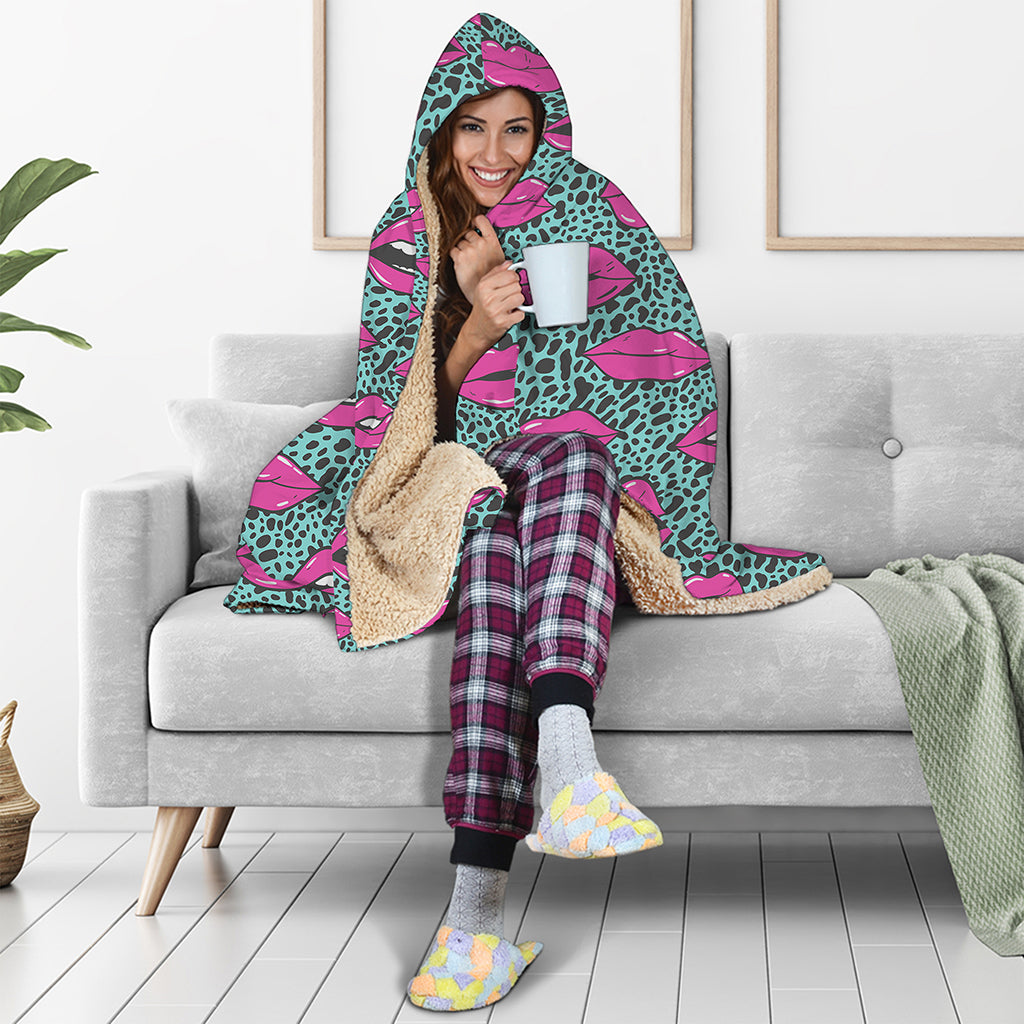 Purple Lips Pattern Print Hooded Blanket