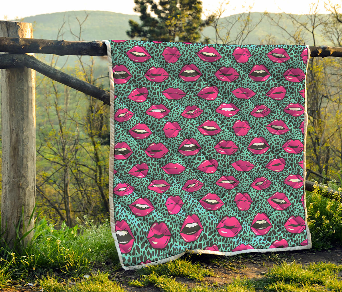Purple Lips Pattern Print Quilt