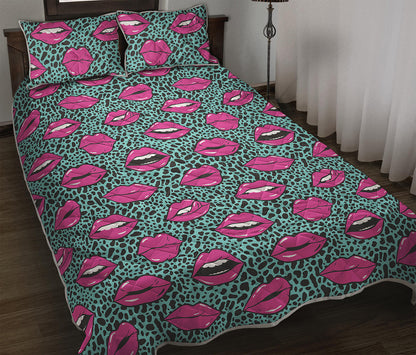 Purple Lips Pattern Print Quilt Bed Set
