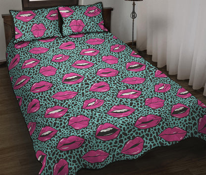Purple Lips Pattern Print Quilt Bed Set
