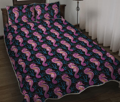 Purple Seahorse Pattern Print Quilt Bed Set