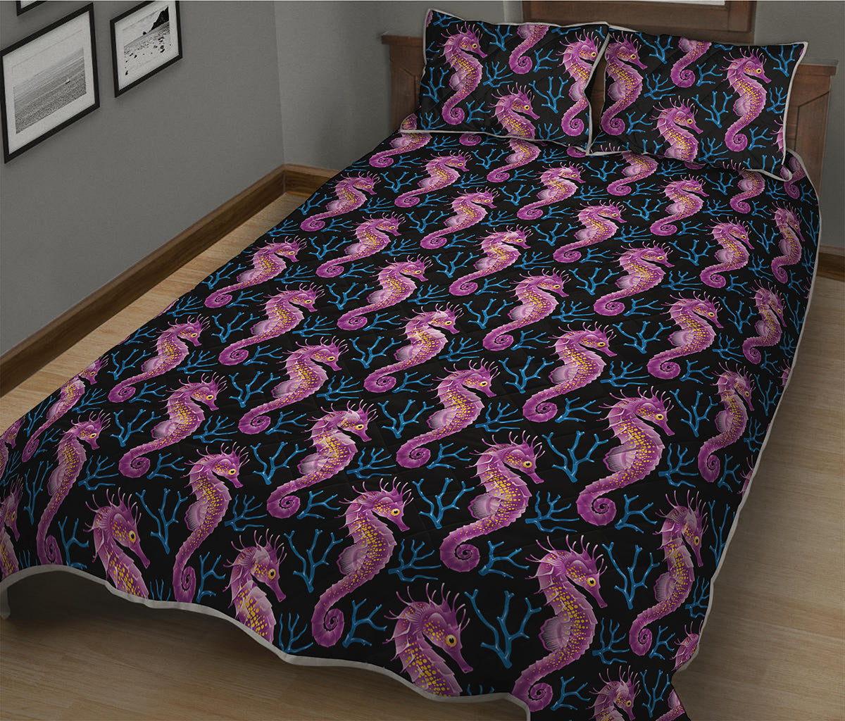 Purple Seahorse Pattern Print Quilt Bed Set