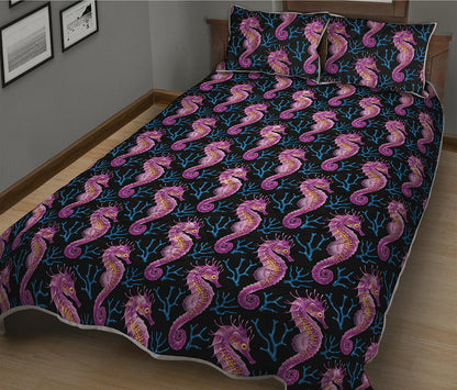 Purple Seahorse Pattern Print Quilt Bed Set