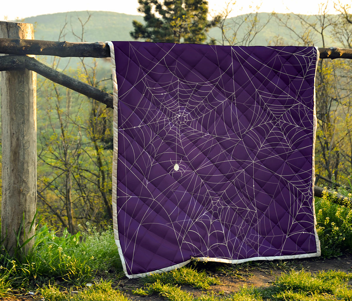 Purple Spider Web Pattern Print Quilt