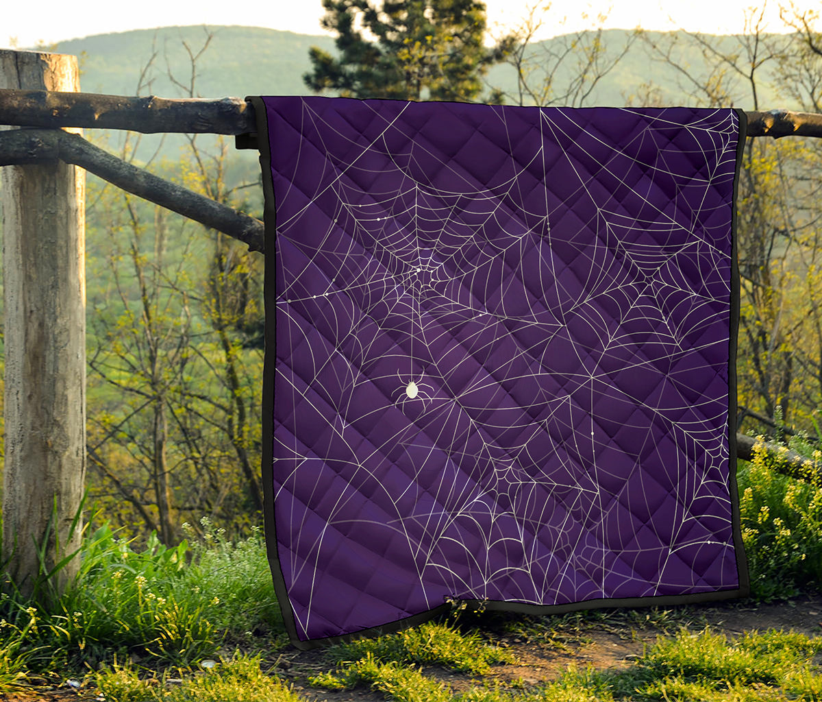 Purple Spider Web Pattern Print Quilt