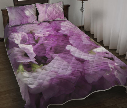 Purple Sweet Pea Print Quilt Bed Set