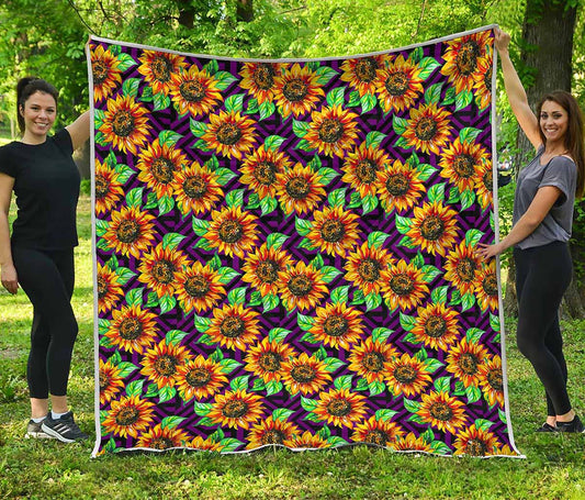 Purple Trippy Sunflower Pattern Print Quilt