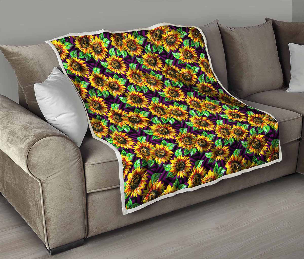 Purple Trippy Sunflower Pattern Print Quilt