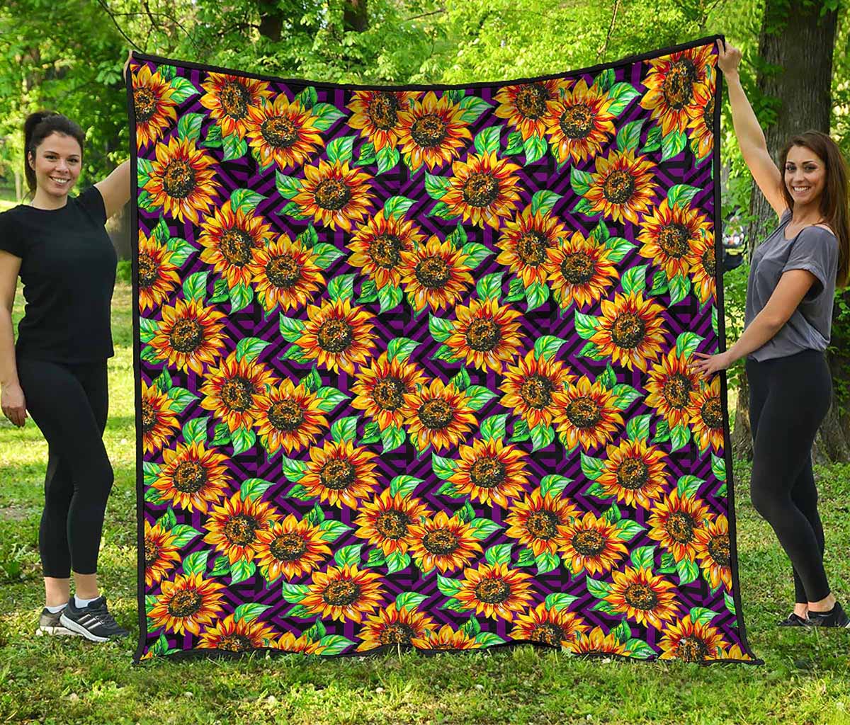 Purple Trippy Sunflower Pattern Print Quilt