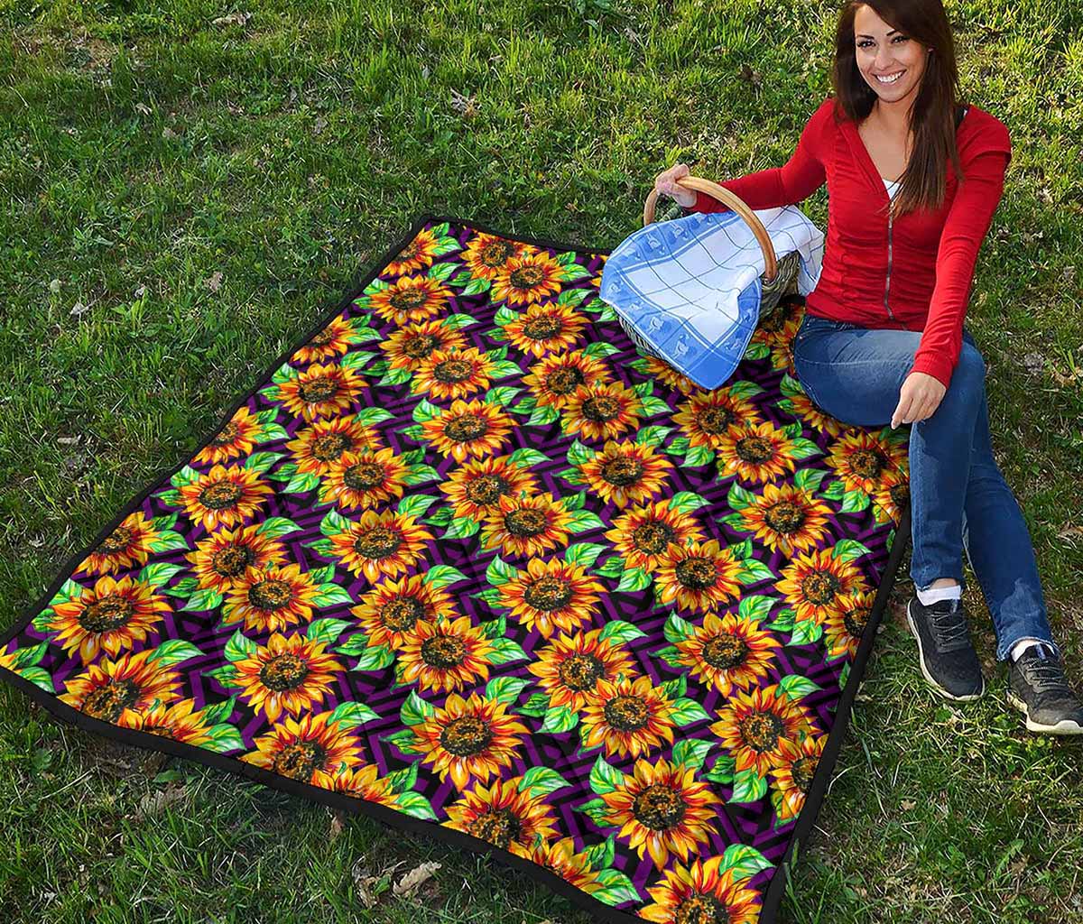 Purple Trippy Sunflower Pattern Print Quilt