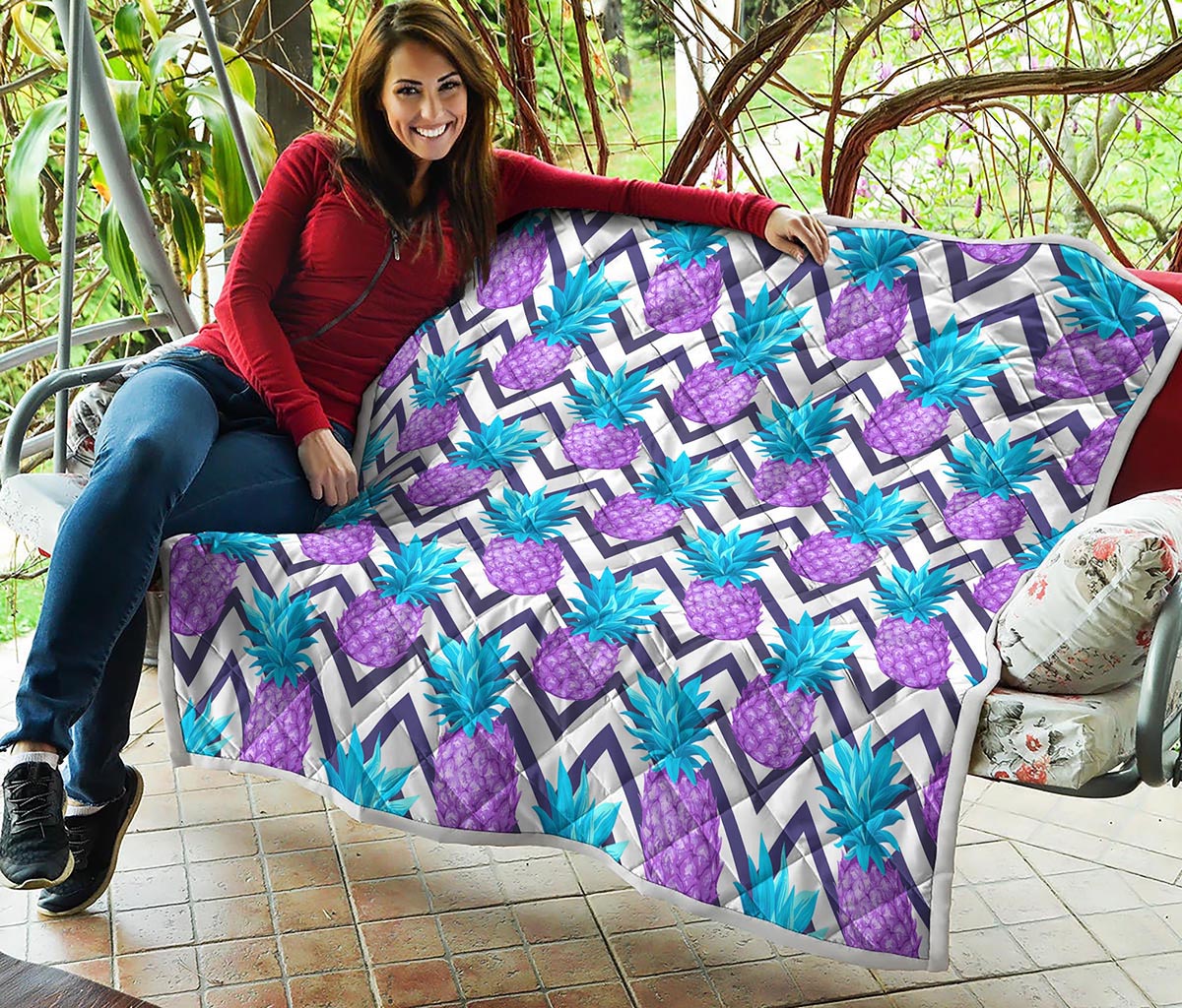 Purple Zig Zag Pineapple Pattern Print Quilt