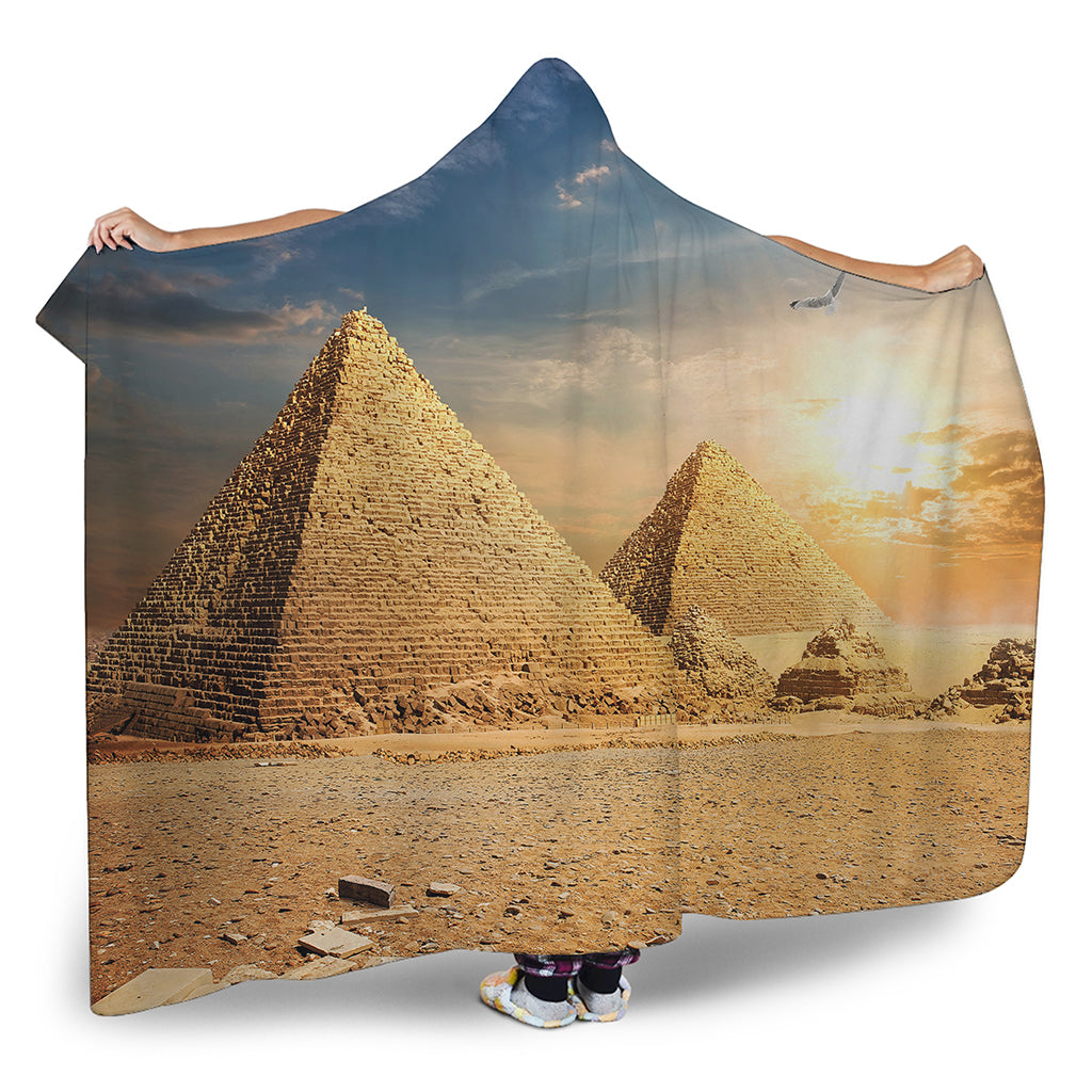 Pyramid Sunset Print Hooded Blanket