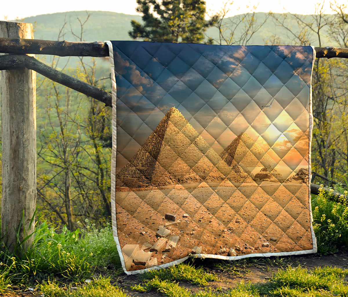 Pyramid Sunset Print Quilt