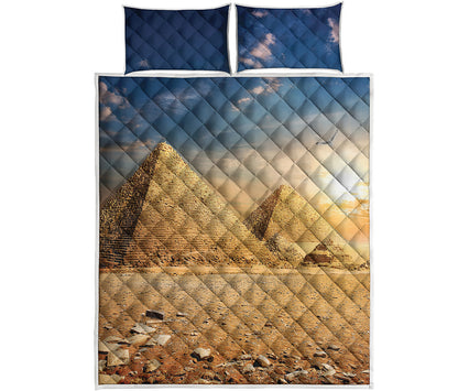 Pyramid Sunset Print Quilt Bed Set