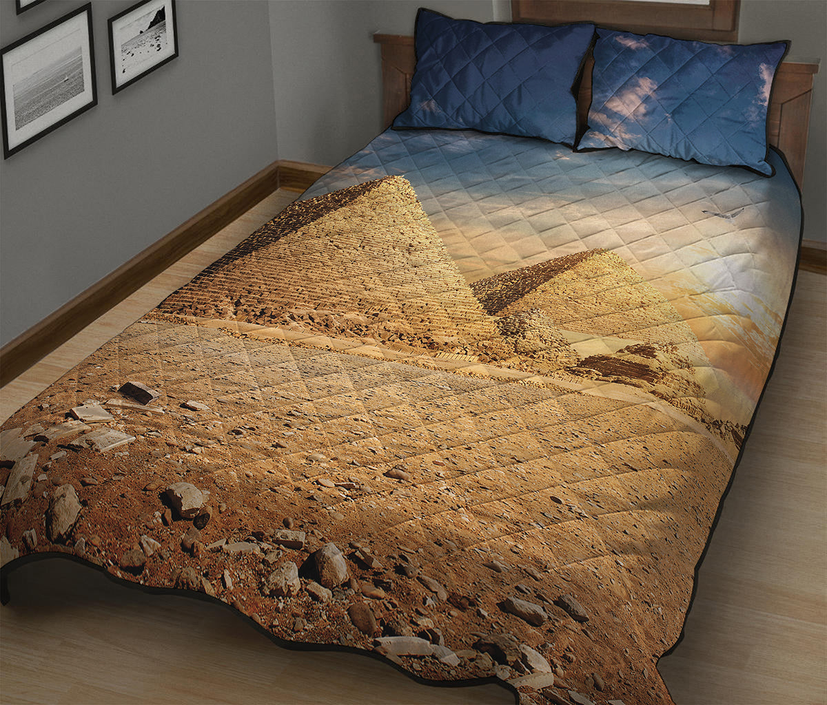 Pyramid Sunset Print Quilt Bed Set