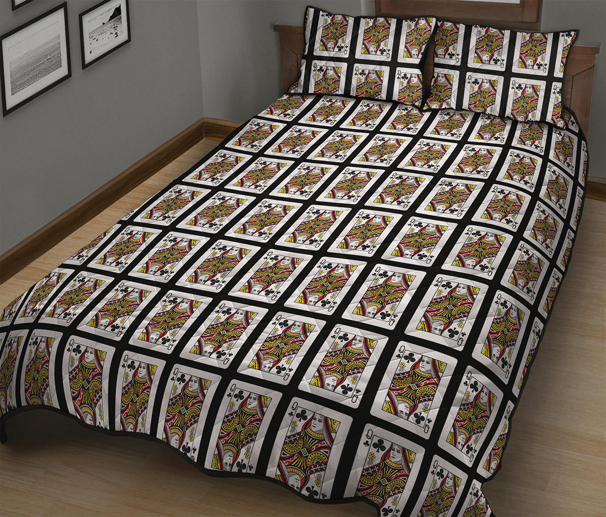 Queen Of Clubs Playing Card Pattern Print Quilt Bed Set