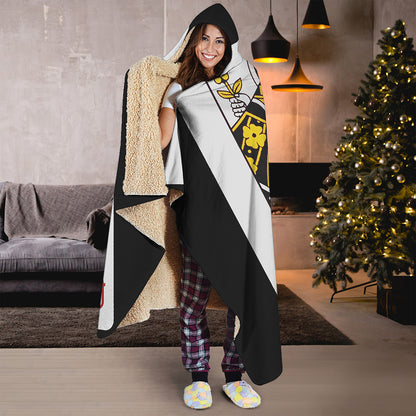 Queen Of Diamonds Playing Card Print Hooded Blanket