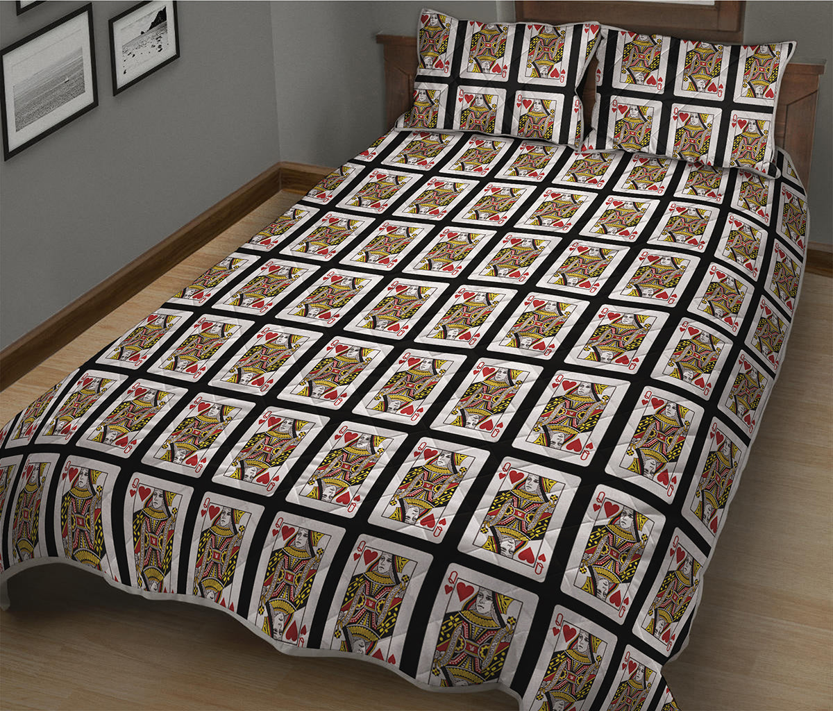 Queen Of Hearts Playing Card Pattern Print Quilt Bed Set