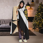 Queen Of Hearts Playing Card Print Hooded Blanket