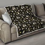 Raccoon And Banana Pattern Print Quilt
