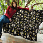 Raccoon And Banana Pattern Print Quilt