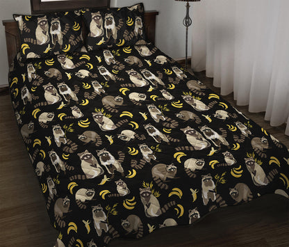 Raccoon And Banana Pattern Print Quilt Bed Set
