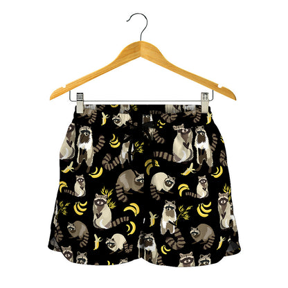 Raccoon And Banana Pattern Print Women's Shorts