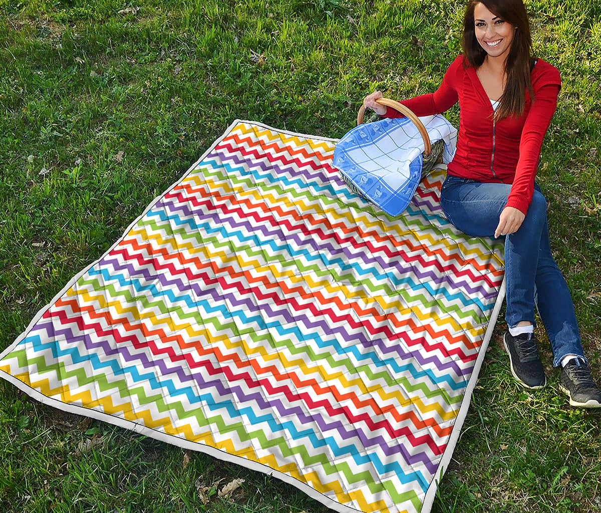 Rainbow Chevron Pattern Print Quilt