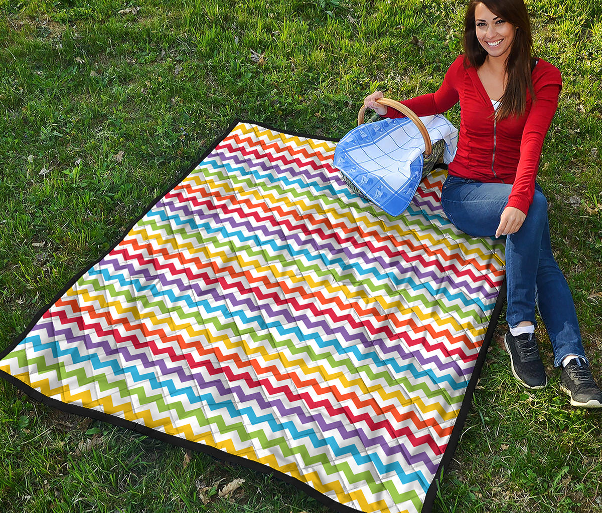 Rainbow Chevron Pattern Print Quilt