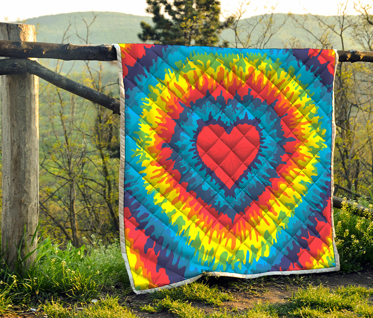 Rainbow Heart Tie Dye Print Quilt
