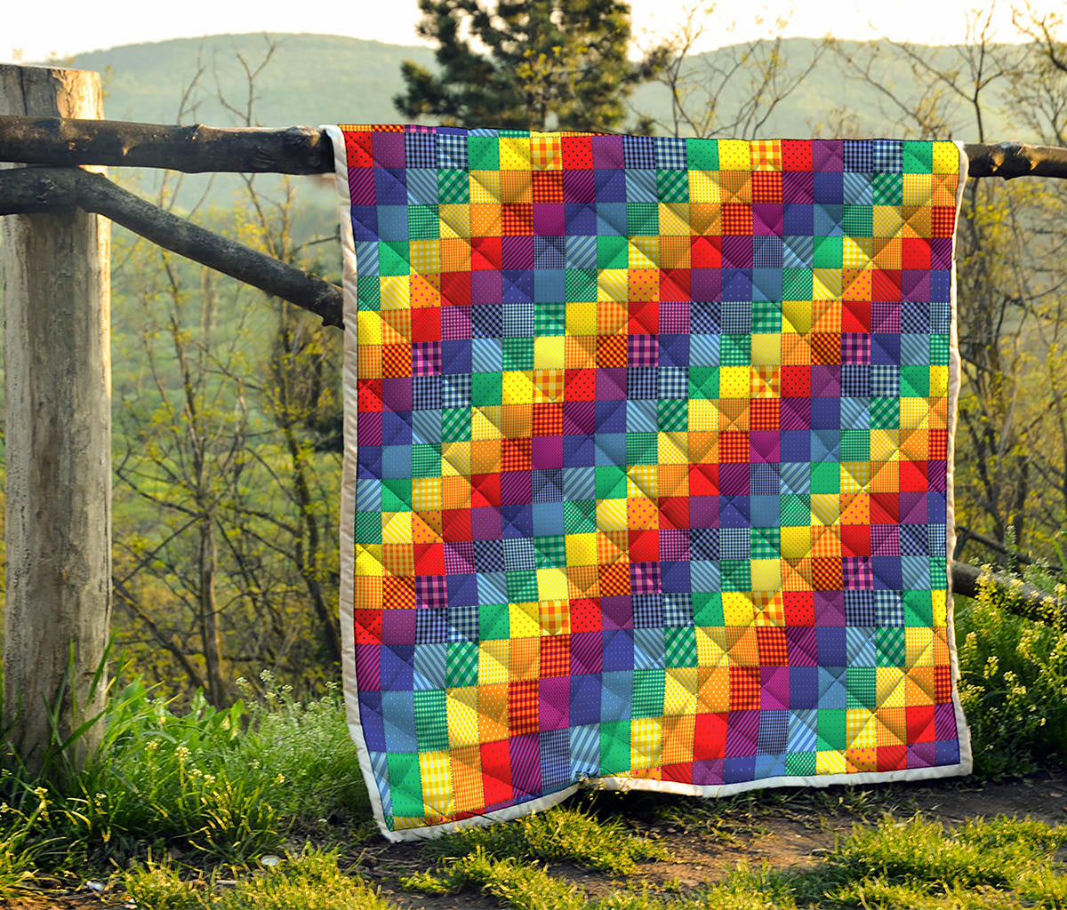 Rainbow Patchwork Pattern Print Quilt