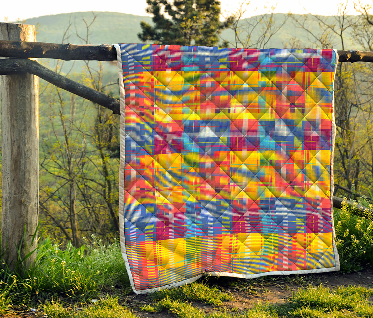 Rainbow Plaid Pattern Print Quilt