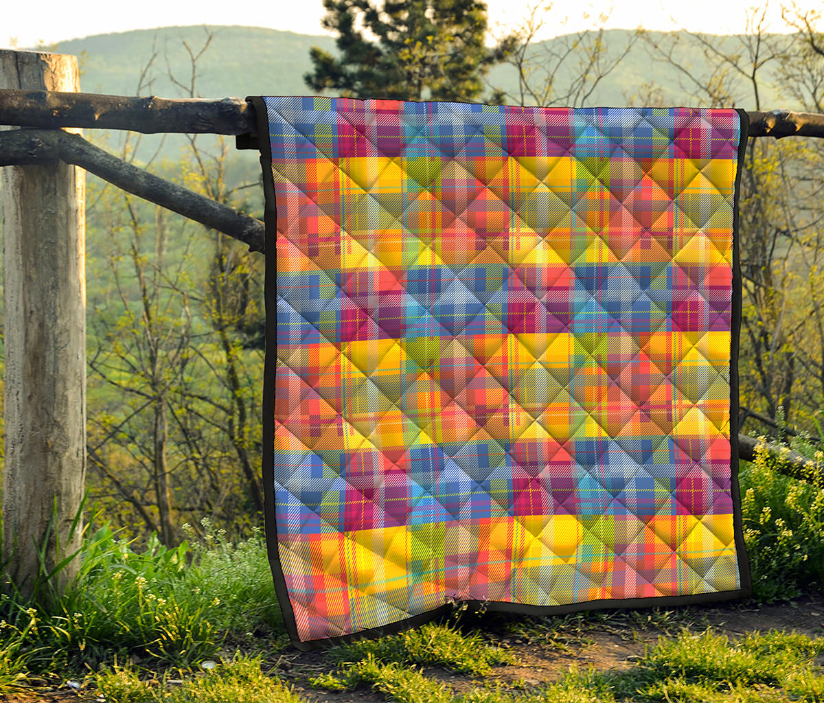Rainbow Plaid Pattern Print Quilt