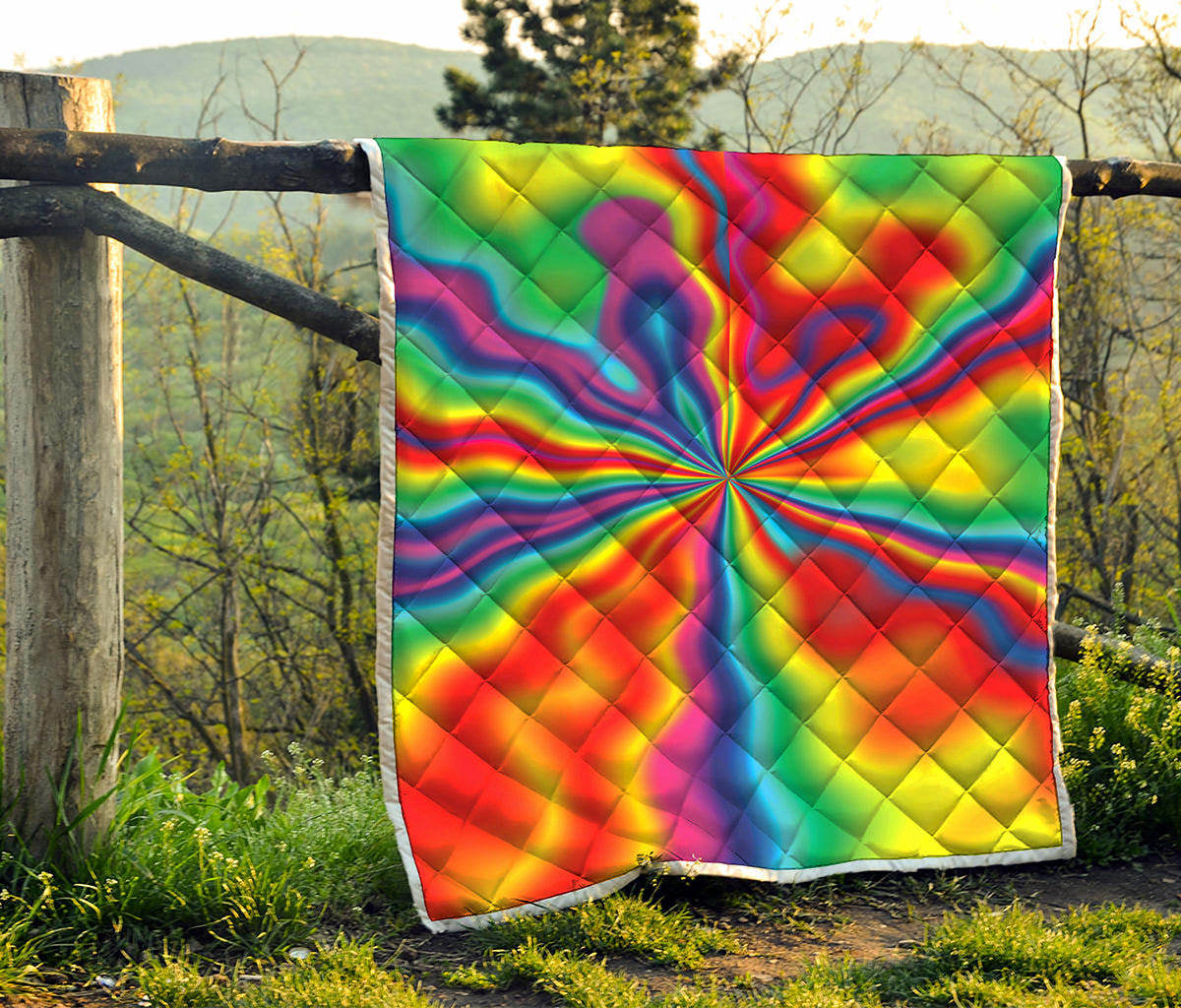Rainbow Psychedelic Print Quilt
