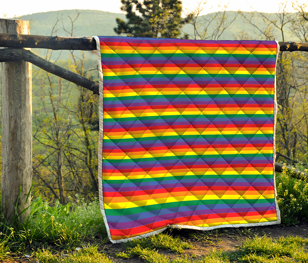 Rainbow Stripe Print Quilt