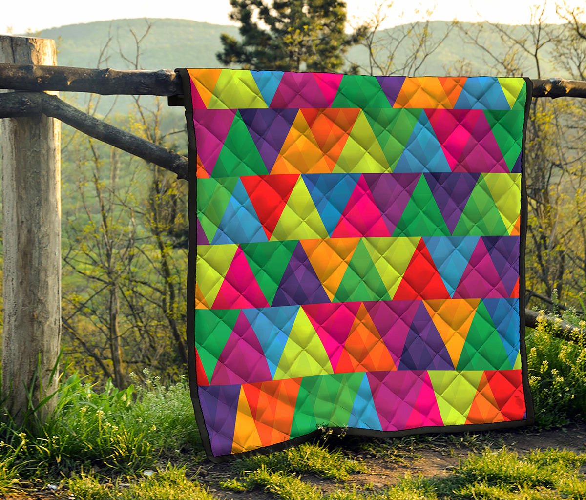 Rainbow Triangles Pattern Print Quilt