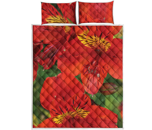 Red Alstroemeria Print Quilt Bed Set