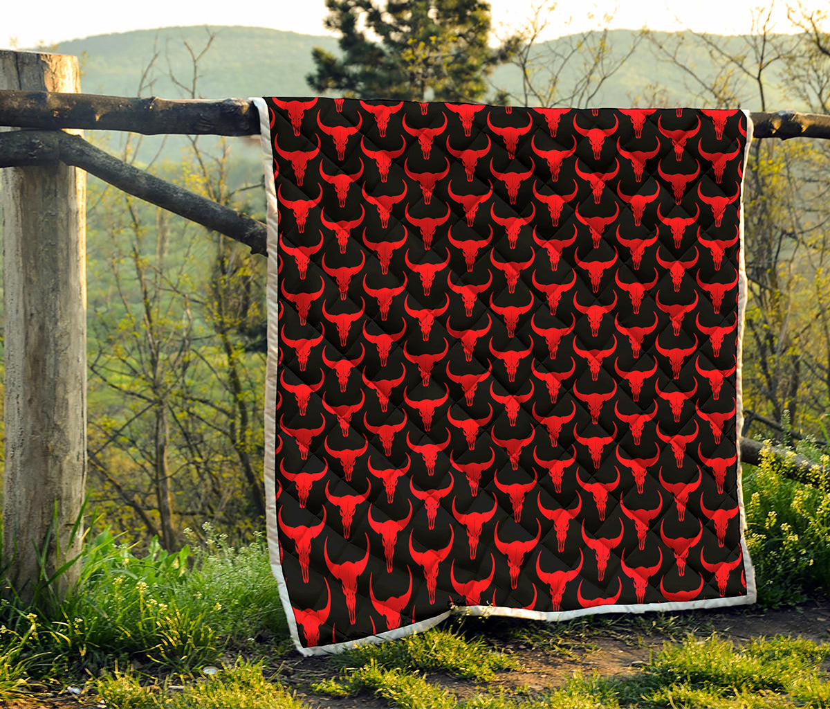 Red And Black Bull Skull Pattern Print Quilt