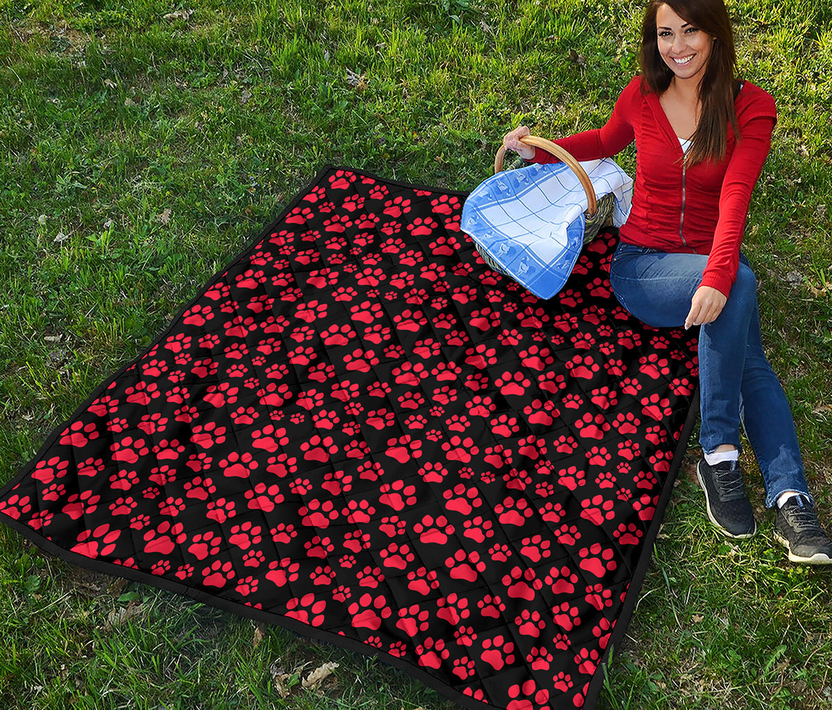 Red And Black Paw Pattern Print Quilt