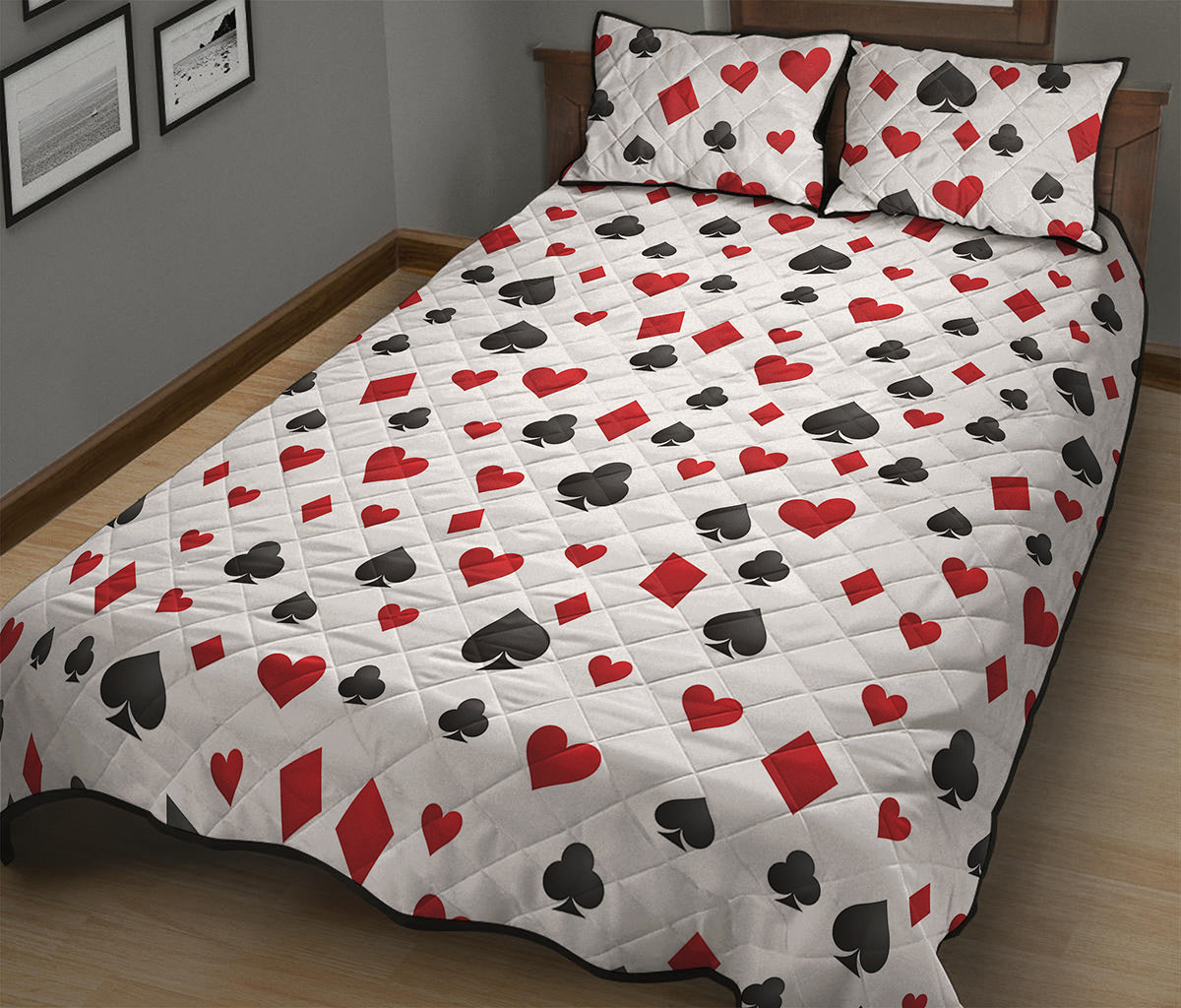 Red And Black Playing Card Suits Print Quilt Bed Set