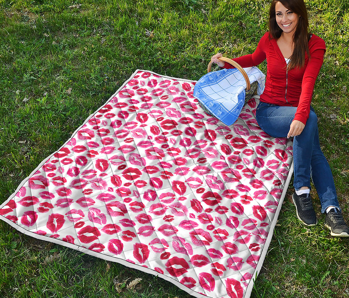 Red And Pink Lips Pattern Print Quilt