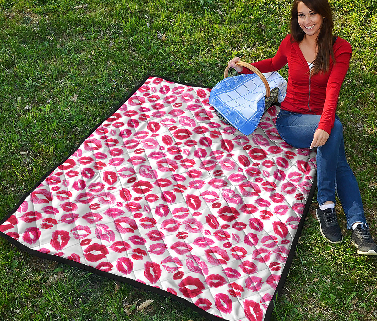 Red And Pink Lips Pattern Print Quilt