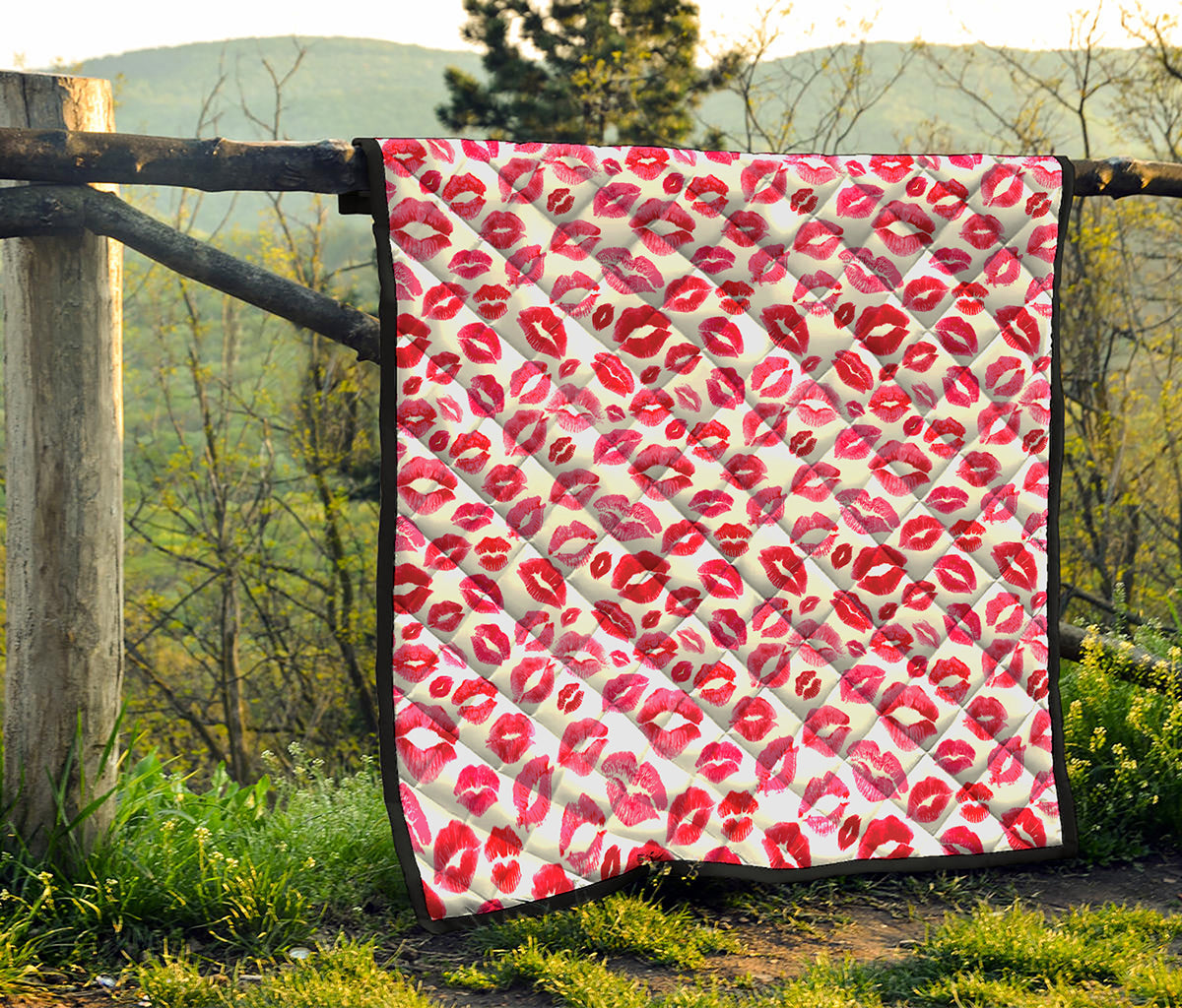 Red And Pink Lips Pattern Print Quilt